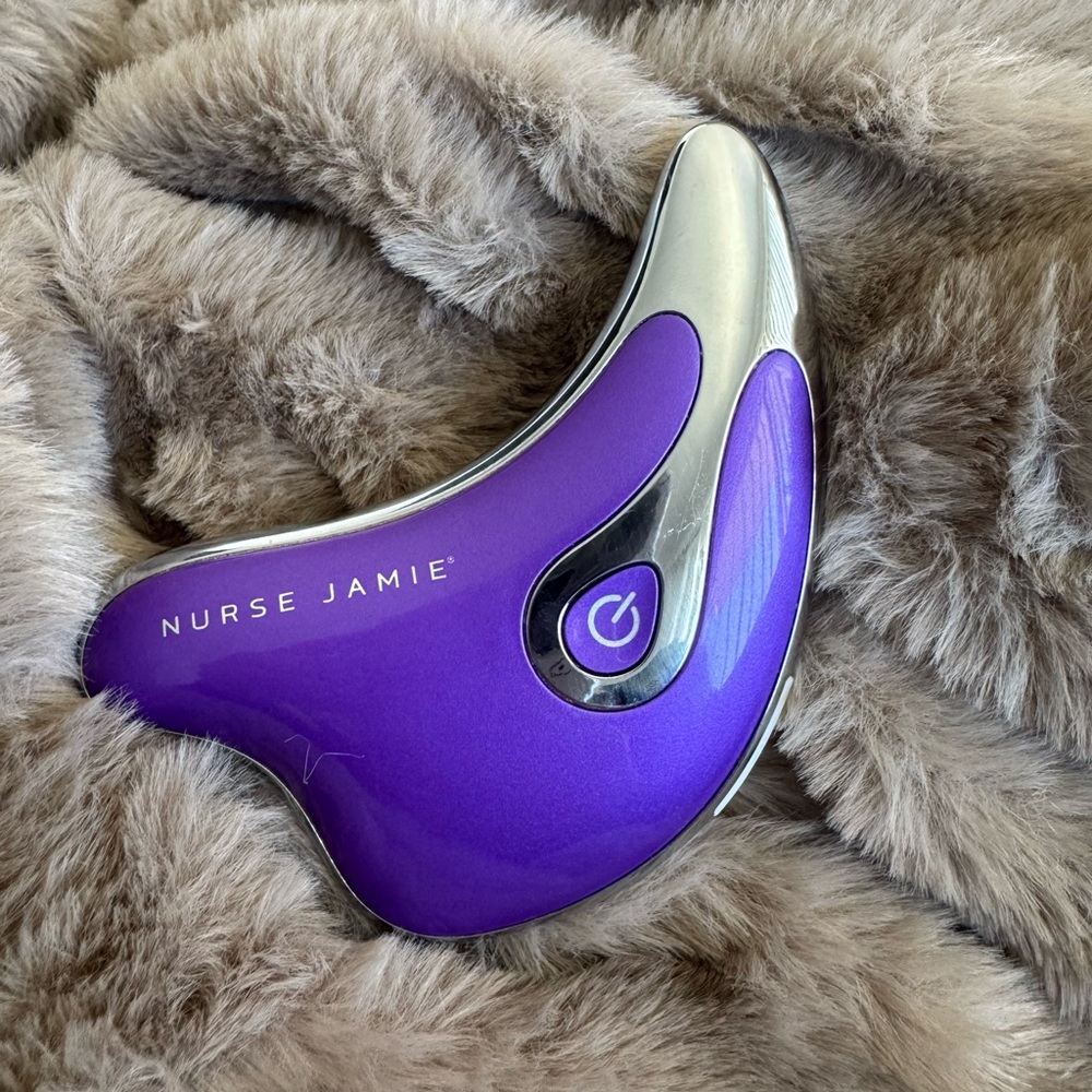 Nurse Jamie TriAngle Facial Tool